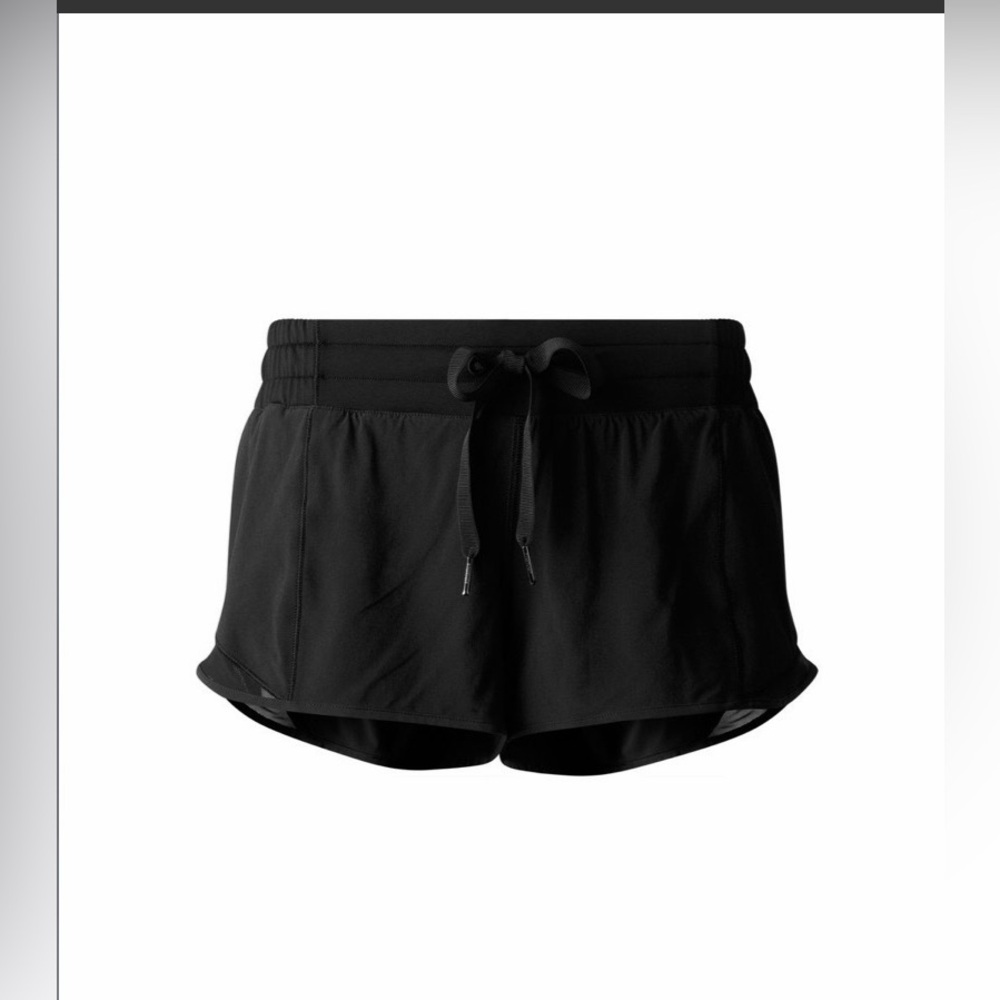 RARE LULULEMON Hotty Hot Short 2.5” inseam- Black (First Release) size 4